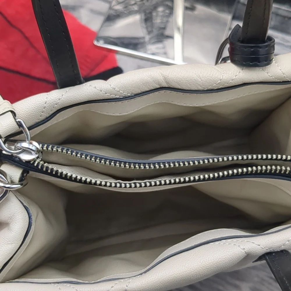 Marc Jacobs Mini Quilted Bag - Picture 9 of 16